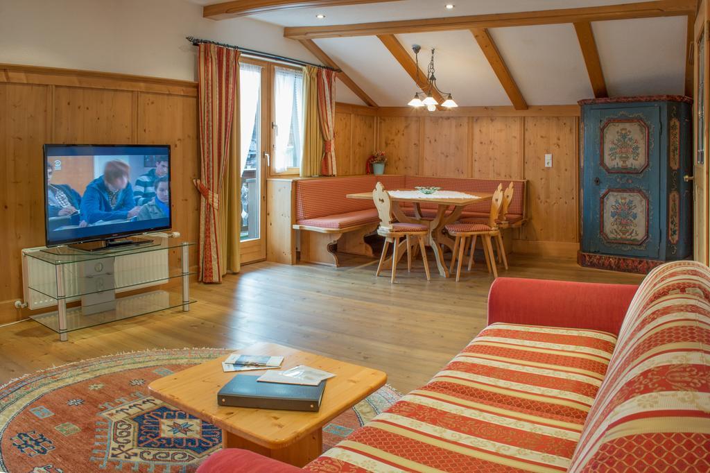 Gaestehaus "Ski-Depot" Apartment Seefeld in Tirol Room photo